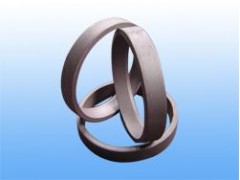 本公司專業(yè)生產(chǎn)各類環(huán)形鍛件，如法蘭，齒輪，缸套，軸承內(nèi)外套圈